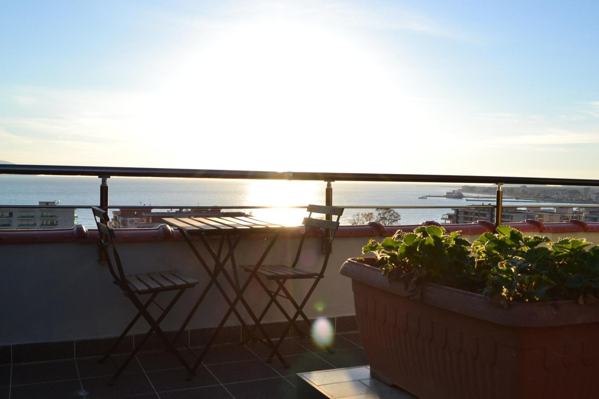 Ferienwohnung Seaview Penthouse Terrace & Garage Vlorë Exterior foto